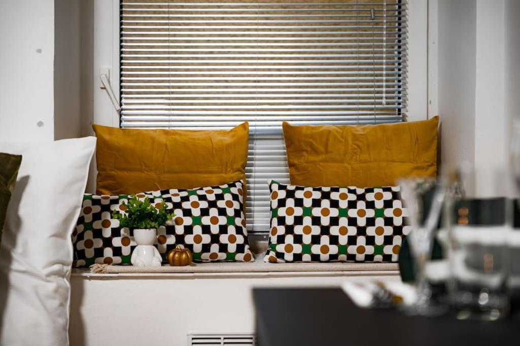 Secret Budget Studio Oasis Prag Exterior foto